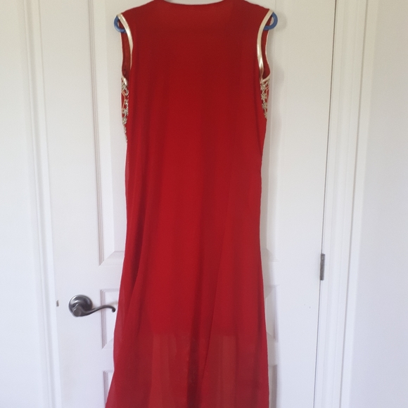 Traditional outfit - Picture 6 of 7